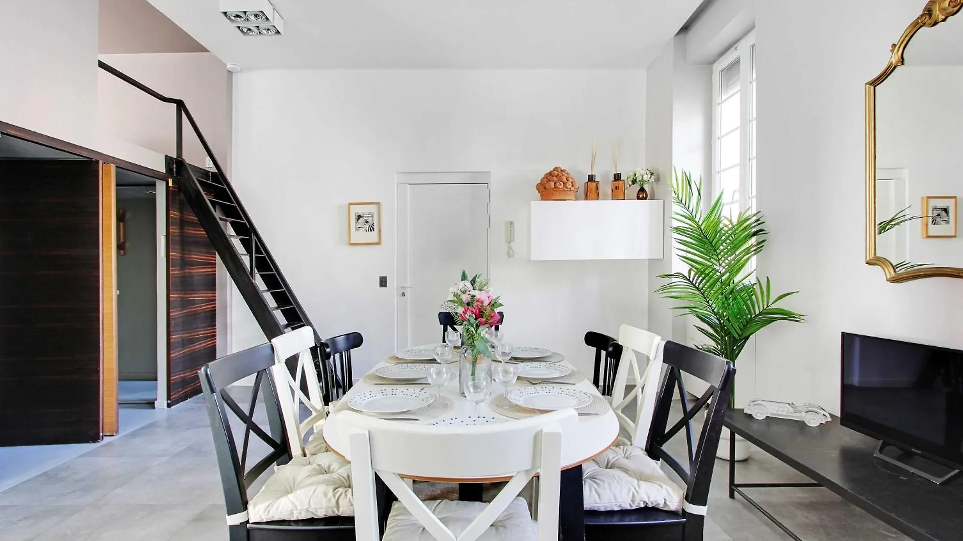 Magnificent Apartment - 2Br-7P - Les Buttes Chaumo Paris