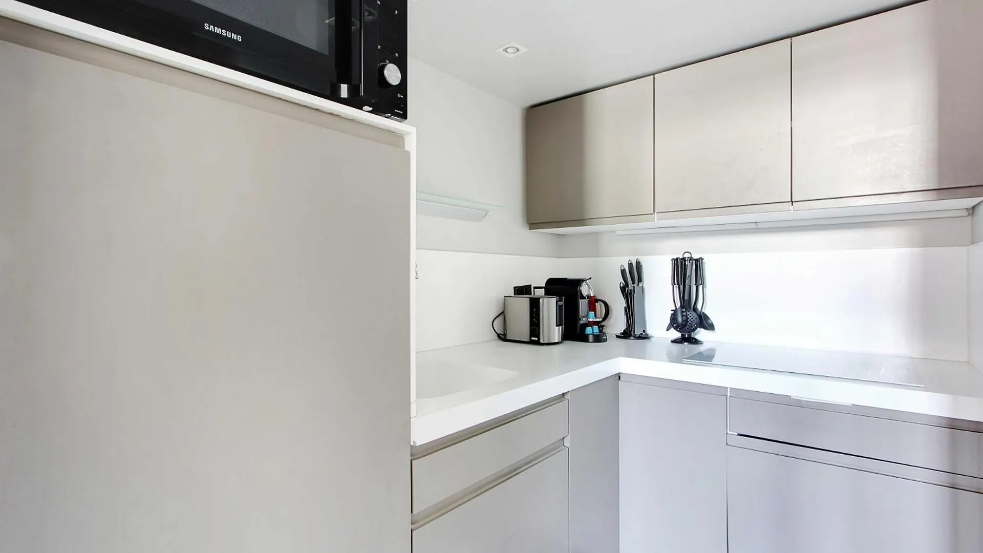 Magnificent Apartment - 2Br-7P - Les Buttes Chaumo Παρίσι Γαλλία